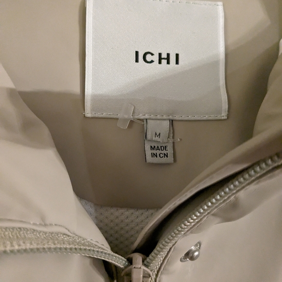 ICHI TAZI  RAIN JACKET NWOT Size M - Picture 2 of 6